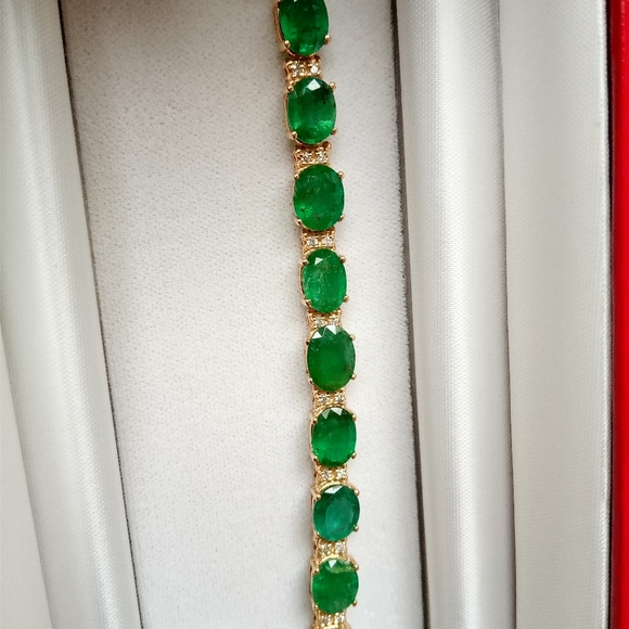 14KT Y/G 29CT Fabulous Emerald Diamond Bracelet - Picture 4 of 17